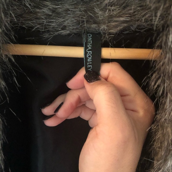Cynthia Rowley faux fur cape, OS - Picture 5 of 6